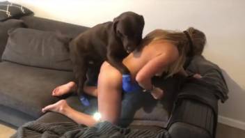 Blonde babe is dying to get screwed by a canine